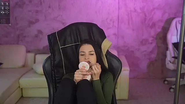 Tina Breeze online show from 04/09/26, 07:47