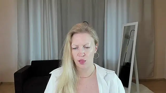 sugamomy online show from 09/25/25, 02:04