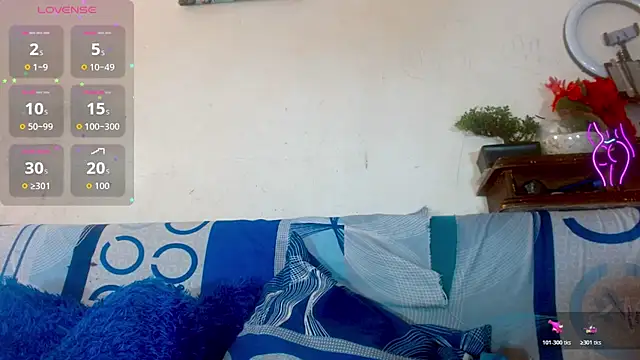 Eva Hoot online show from 04/21/26, 03:39