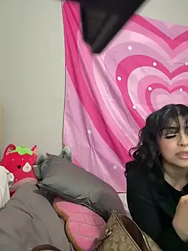 Snapshot of ThickerThanYoBitch chatting on 03/07/25, 03:07 ThickerThanYoBitch online show from 03/07/25, 03:07