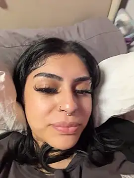 Snapshot of ThickerThanYoBitch chatting on 10/14/25, 02:18 ThickerThanYoBitch online show from 10/14/25, 02:18