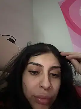 Snapshot of ThickerThanYoBitch chatting on 12/16/25, 05:07 ThickerThanYoBitch online show from 12/16/25, 05:07