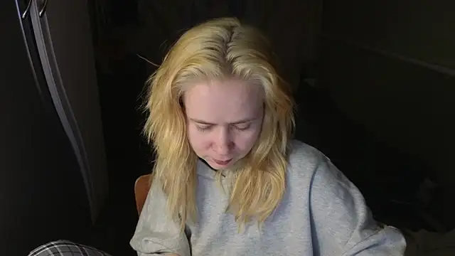 Riley Roo online show from 01/06/26, 06:11