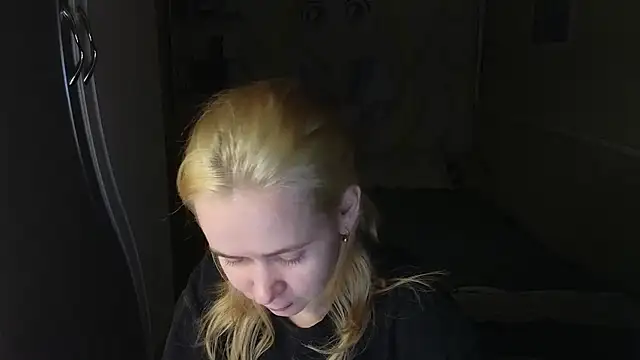 Riley Roo online show from 01/11/26, 04:34