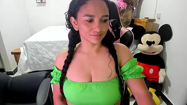 Snapshot of rayza_mature_154 chatting on 02/19/26, 02:13 rayza mature 154 online show from 02/19/26, 02:13