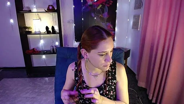 IsaBaileys  online show from 02/07/25, 07:27