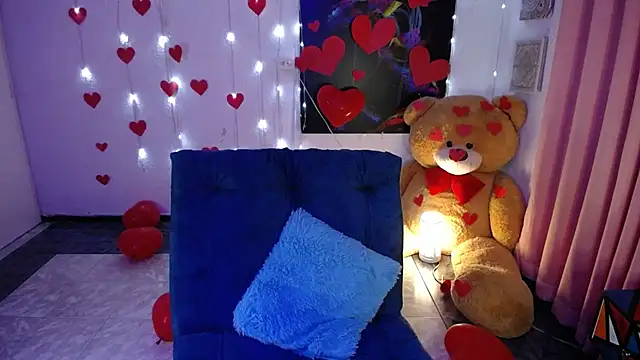 IsaBaileys  online show from 02/15/25, 10:31