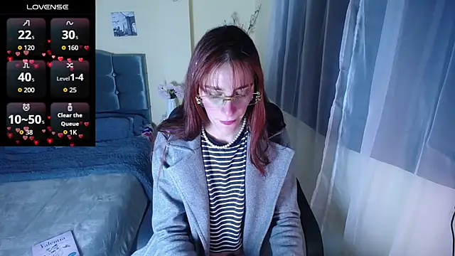 IsaBaileys  online show from 02/18/26, 05:14