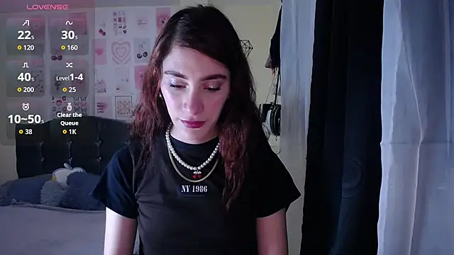 IsaBaileys  online show from 04/08/26, 03:06