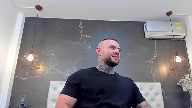 BruceDallas online show from 12/08/24, 06:11