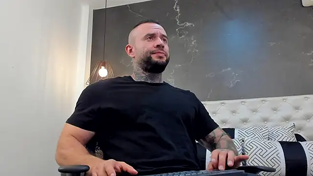 BruceDallas online show from 01/03/25, 01:48