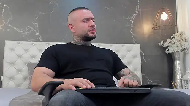 BruceDallas online show from 03/02/25, 01:04