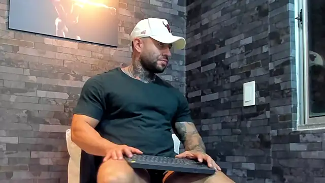 BruceDallas online show from 02/03/26, 02:53