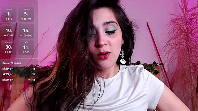 Snapshot of emily_amaya chatting on 12/07/24, 04:31 emily amaya online show from 12/07/24, 04:31