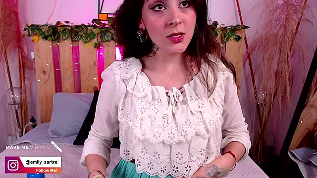 Snapshot of emily_amaya chatting on 12/15/24, 02:37 emily amaya online show from 12/15/24, 02:37