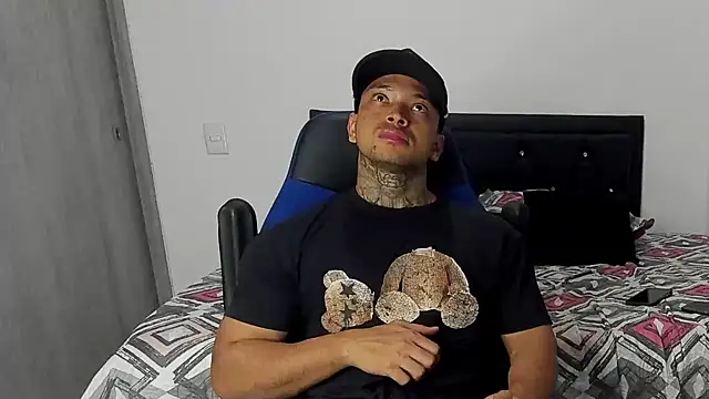 Stiven collins online show from 02/01/25, 07:47