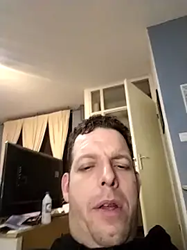 Knuffelstaaf123 online show from 01/05/25, 04:47