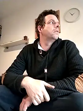 Knuffelstaaf123 online show from 11/08/25, 02:06