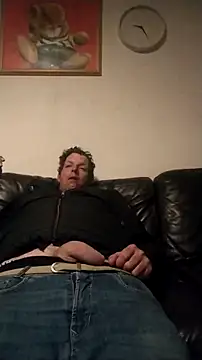 Knuffelstaaf123 online show from 04/15/26, 09:37