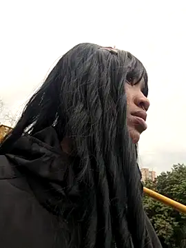 Snapshot of Honey-420- chatting on 11/19/25, 09:15 Honey-420- online show from 11/19/25, 09:15