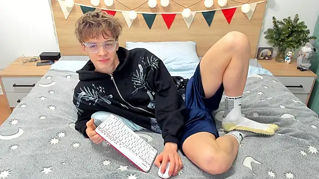 Fandi 777 online show from 12/27/24, 12:34