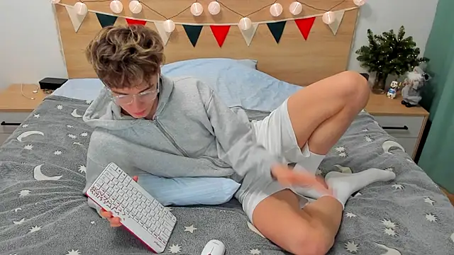 Fandi 777 online show from 12/28/24, 09:09