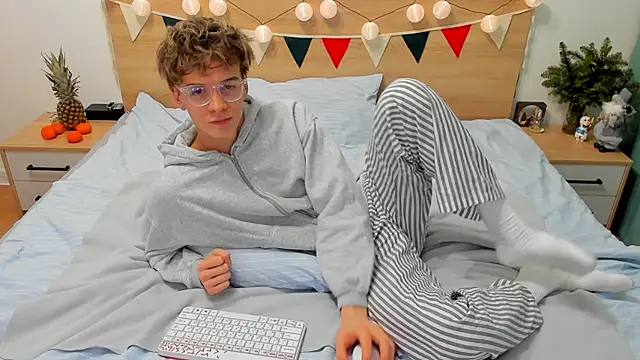 Fandi 777 online show from 01/04/25, 02:35