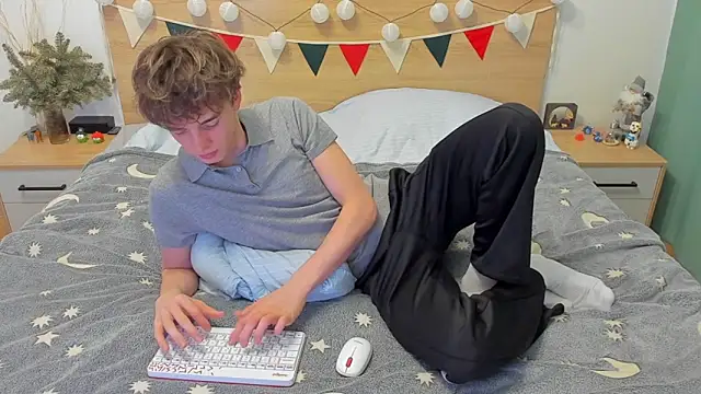 Fandi 777 online show from 02/06/25, 01:21