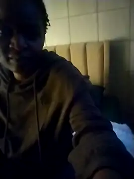 Snapshot of BabyBarbee chatting on 11/17/25, 04:24 BabyBarbee online show from 11/17/25, 04:24