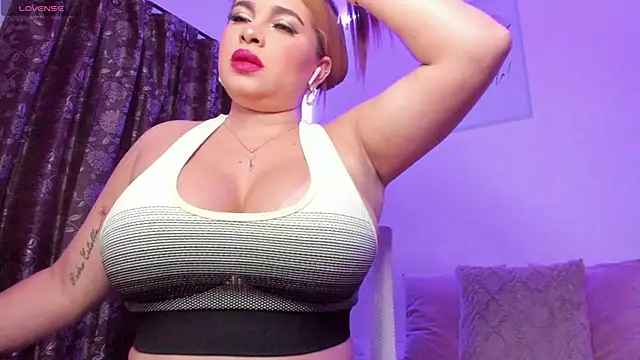 Snapshot of isabela-duran chatting on 03/13/25, 11:49 isabela-duran online show from 03/13/25, 11:49