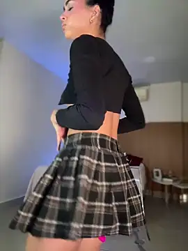 Lianh Benett online show from 12/04/24, 04:43