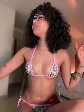 Lianh Benett online show from 01/20/25, 01:39