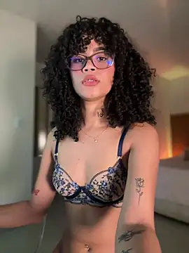 Lianh Benett online show from 02/08/25, 07:48