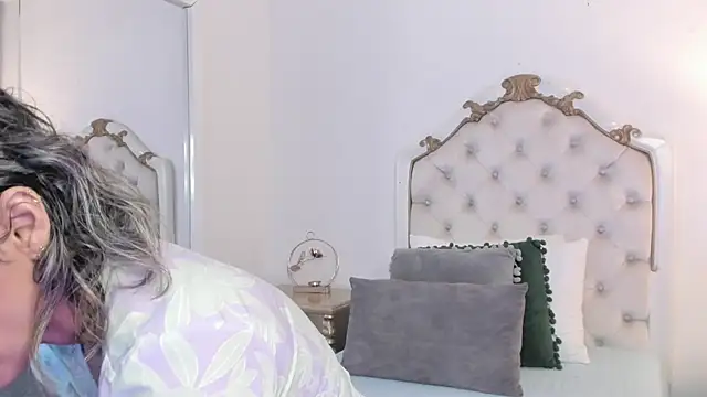 lexa 25  online show from 10/20/25, 11:32