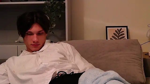 Snapshot of CalvinCay chatting on 12/04/24, 03:48 CalvinCay online show from 12/04/24, 03:48