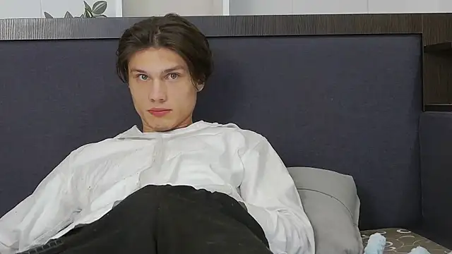 Snapshot of CalvinCay chatting on 01/04/25, 01:10 CalvinCay online show from 01/04/25, 01:10