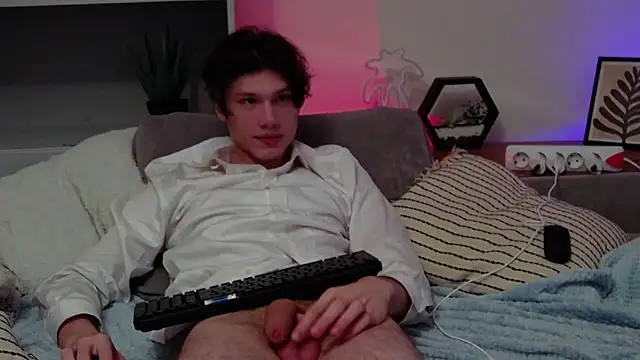 Snapshot of CalvinCay chatting on 01/17/25, 03:55 CalvinCay online show from 01/17/25, 03:55