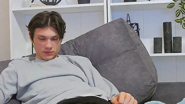 Snapshot of CalvinCay chatting on 03/01/25, 12:07 CalvinCay online show from 03/01/25, 12:07