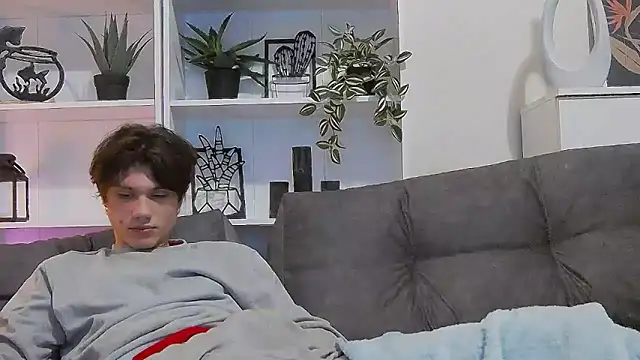 Snapshot of CalvinCay chatting on 03/11/25, 12:33 CalvinCay online show from 03/11/25, 12:33