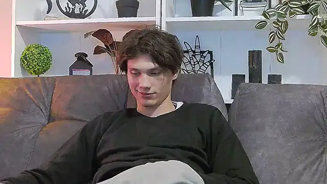 Snapshot of CalvinCay chatting on 03/17/25, 07:26 CalvinCay online show from 03/17/25, 07:26