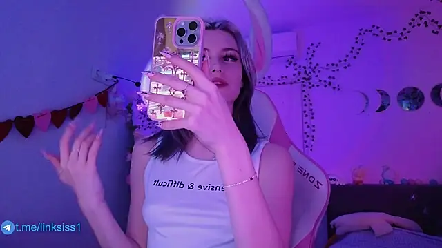 Snapshot of twicewetgirl chatting on 04/09/26, 02:44 twicewetgirl online show from 04/09/26, 02:44