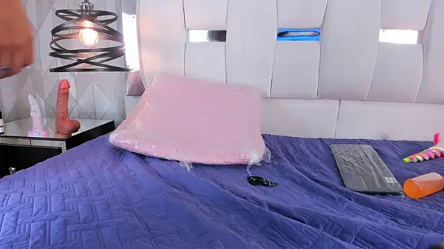 RileyThompson1 online show from 03/15/25, 09:19