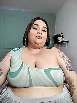 Snapshot of tiffany_laurens chatting on 12/28/24, 08:26 tiffany laurens online show from 12/28/24, 08:26