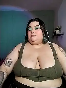 Snapshot of tiffany_laurens chatting on 02/07/25, 04:27 tiffany laurens online show from 02/07/25, 04:27