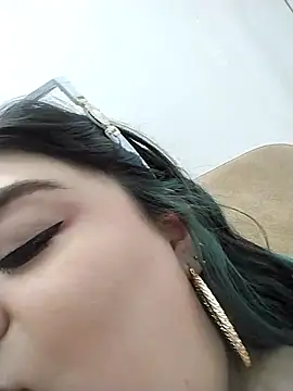 Snapshot of tiffany_laurens chatting on 03/01/25, 09:04 tiffany laurens online show from 03/01/25, 09:04