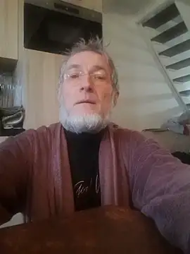 Snapshot of 60philippe chatting on 12/13/24, 12:50 60philippe online show from 12/13/24, 12:50