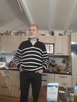 Snapshot of 60philippe chatting on 12/23/24, 03:55 60philippe online show from 12/23/24, 03:55