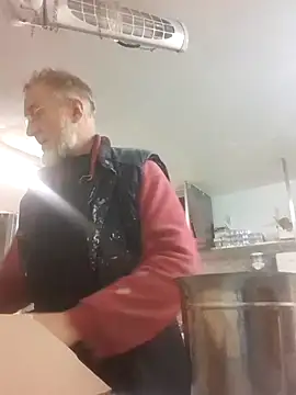 Snapshot of 60philippe chatting on 12/29/24, 01:17 60philippe online show from 12/29/24, 01:17