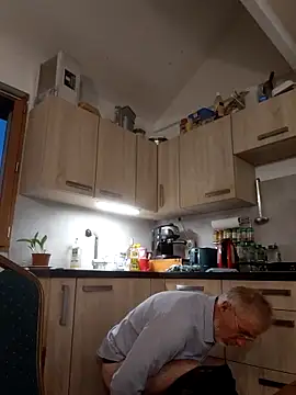 Snapshot of 60philippe chatting on 10/04/25, 05:44 60philippe online show from 10/04/25, 05:44