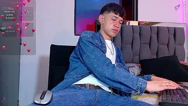 Mr daren  online show from 09/13/25, 05:13